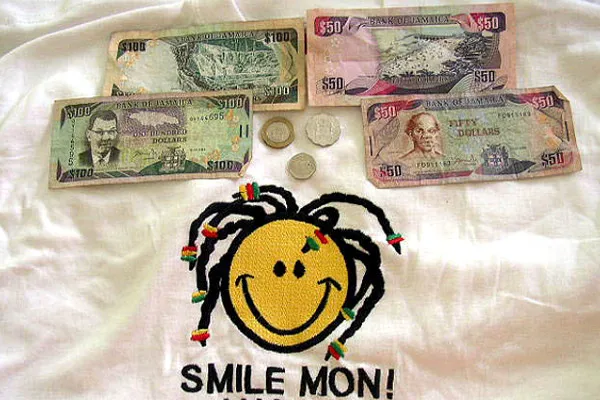 Jamajka | Monety dolara jamajskiego występują w 7 nominałach: 1, 10 i 25 centów oraz 1, 5, 10, 20 dolarów Jamajka | Monety dolara jamajskiego występują w 7 nominałach: 1, 10 i 25 centów oraz 1, 5, 10, 20 dolarów