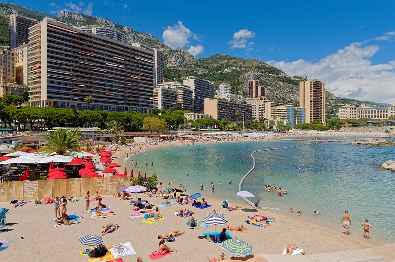 Monako | Miesiącami idealnymi na urlop wypoczynkowy na plaży w Monako będą: czerwiec, lipiec, sierpień i wrzesień Monako | Miesiącami idealnymi na urlop wypoczynkowy na plaży w Monako będą: czerwiec, lipiec, sierpień i wrzesień