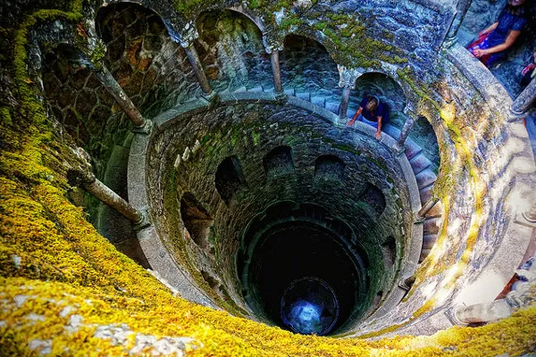 Portugalia | Studnia Wtajemniczenia, Quinta da Regaleira Portugalia | Studnia Wtajemniczenia, Quinta da Regaleira