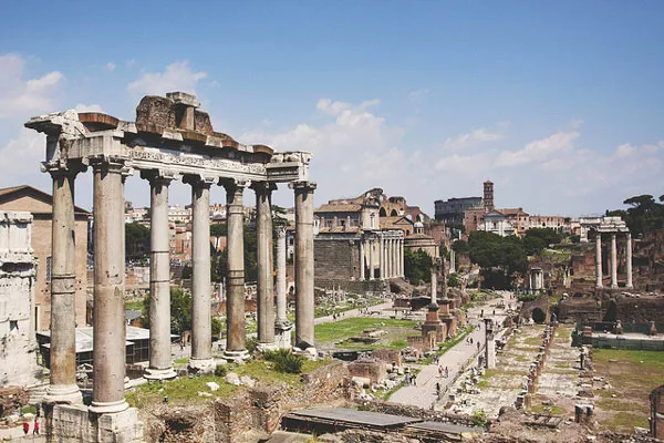 Rzym | Pełnia lata na Forum Romanum Rzym | Pełnia lata na Forum Romanum