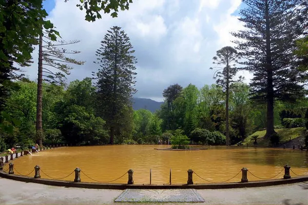 Portugalia | Basen termalny w parku Terra Nostra Portugalia | Basen termalny w parku Terra Nostra