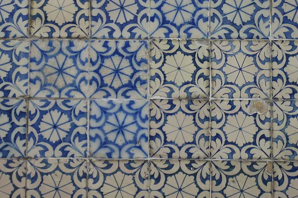 Portugalia | Kolorowe azulejos zdobią ściany budynków w całej Portugalii Portugalia | Kolorowe azulejos zdobią ściany budynków w całej Portugalii