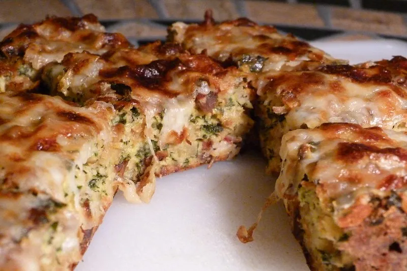 Tunezja | Tajin tunezyjski przypomina wyglądem zapiekankę lub omlet Tunezja | Tajin tunezyjski przypomina wyglądem zapiekankę lub omlet