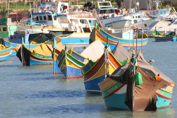 Malta | Tradycyjne maltańskie łódki luzzu
