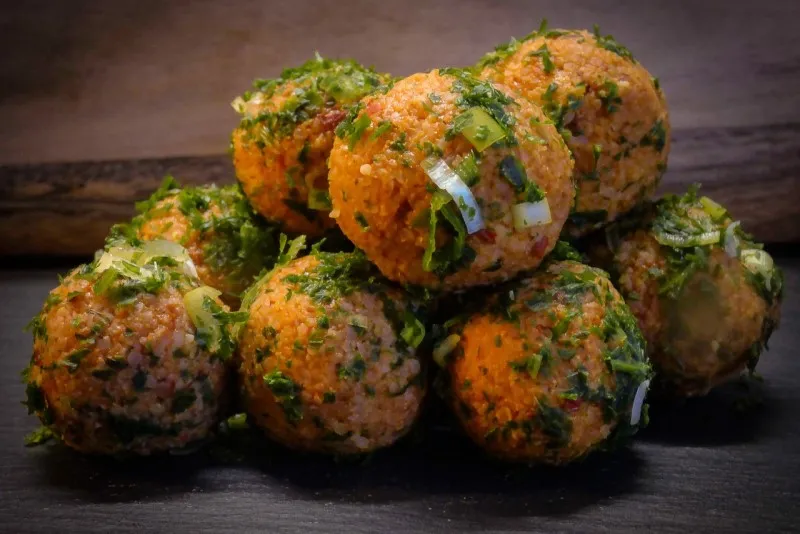 Turcja | Kofte (Köfte) przyrządza się z mielonego mięsa – zazwyczaj wołowego lub jagnięcego