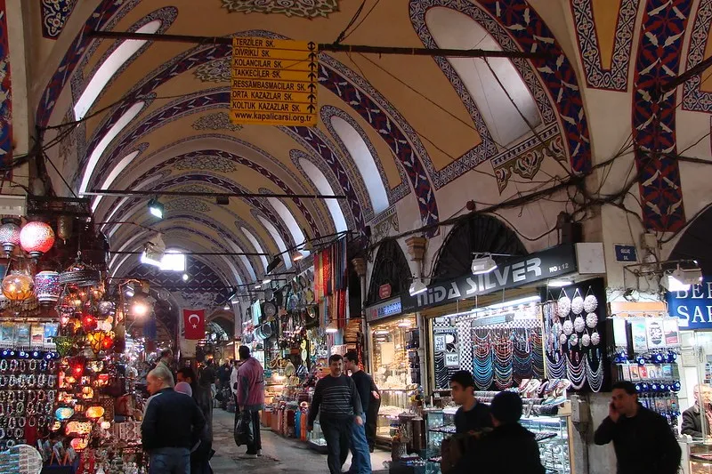 Turcja | Skyfall to niepowtarzalna okazja, aby obejrzeć Kryty Bazar (Grand Bazaar, Kapali Carsisi) z perspektywy dachu