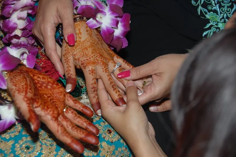 Turcja | Dzień przed weselem ma miejsce uroczystość, która nazywana jest "nocą henny"