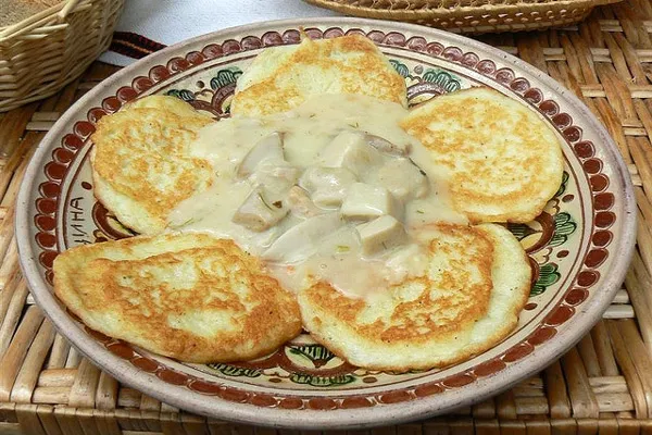 Ukraina | Niezwykle popularne w ukraińskiej kuchni są potrwy mączne: placki, bułeczki i pierogi Ukraina | Niezwykle popularne w ukraińskiej kuchni są potrwy mączne: placki, bułeczki i pierogi