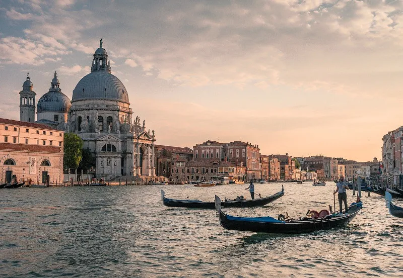 Włochy | W 1987 roku Wenecja została wpisana na listę Światowego Dziedzictwa UNESCO Widok na Wenecję