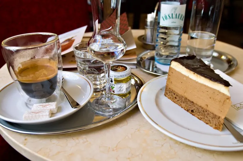 Wiedeń | Jedna z kuszących wiedeńskich kawiarenek