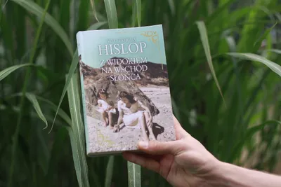 „Z widokiem na wschód słońca” Victorii Hislop – recenzja książki