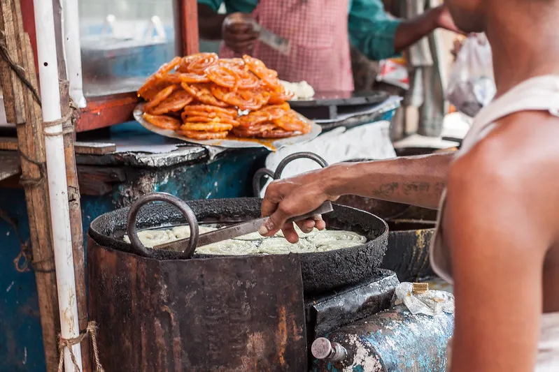 Tunezja | Ciasteczka zlabia można kupić na każdym targu