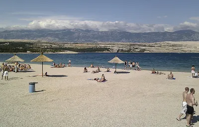 Plaża Zrce – perła na wyspie Pag